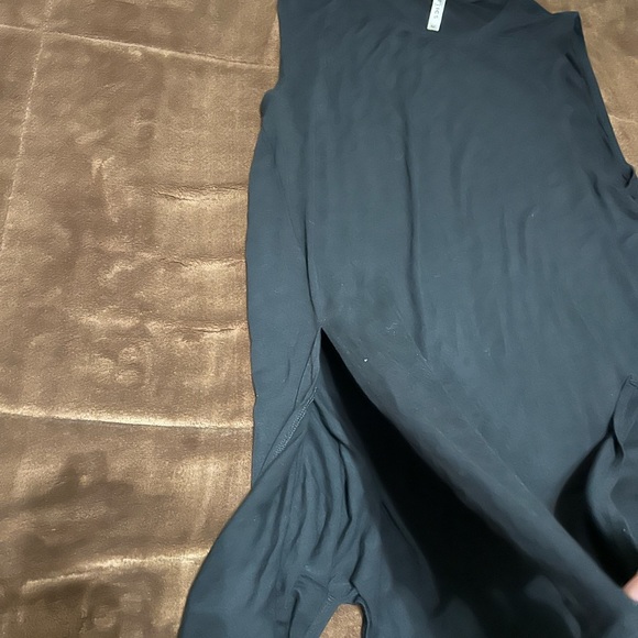 Bundle deal. 6 Woman’s size medium bundle of Fabletics - Picture 4 of 14